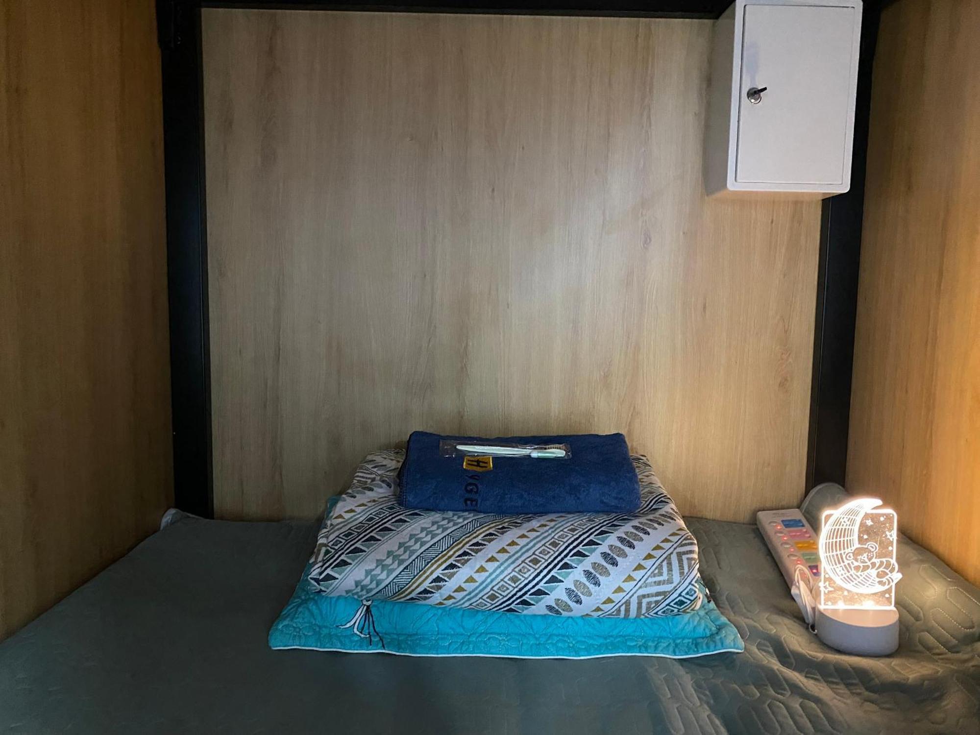 Appartamento Start House Dorm Walk 5 Minutes To The Airport Thành Pho Ho Chí Minh Esterno foto