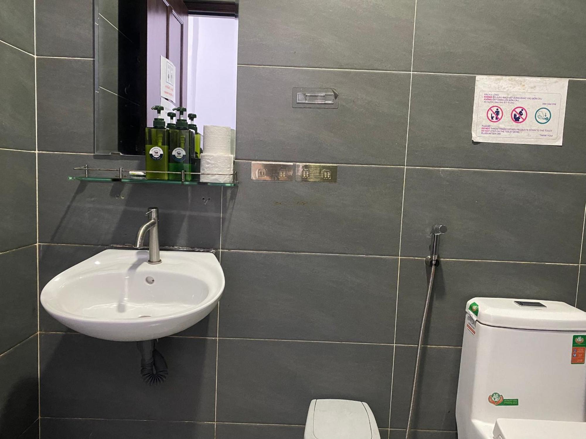 Appartamento Start House Dorm Walk 5 Minutes To The Airport Thành Pho Ho Chí Minh Esterno foto